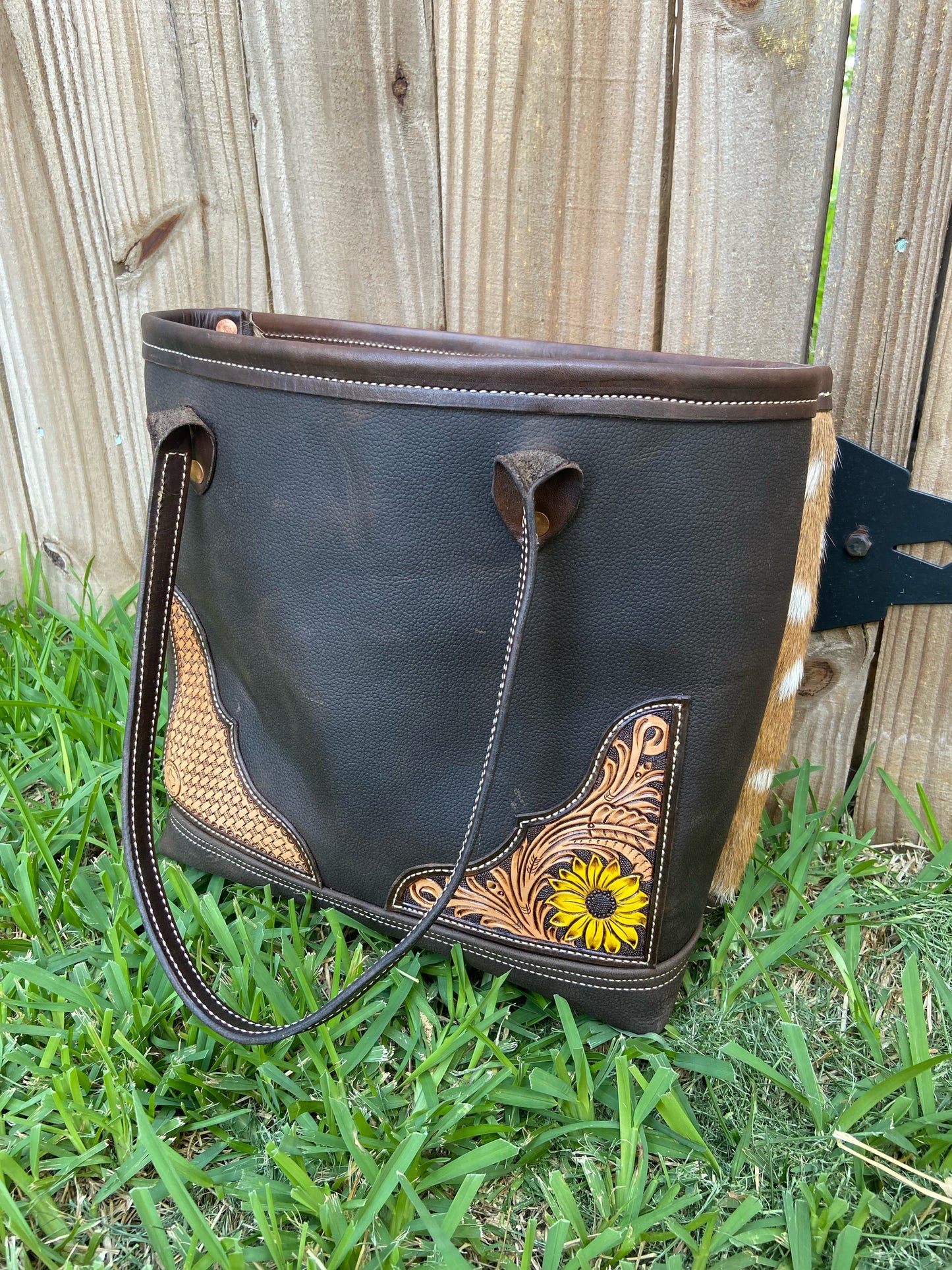 Custom Pebble Grain Axis Tote