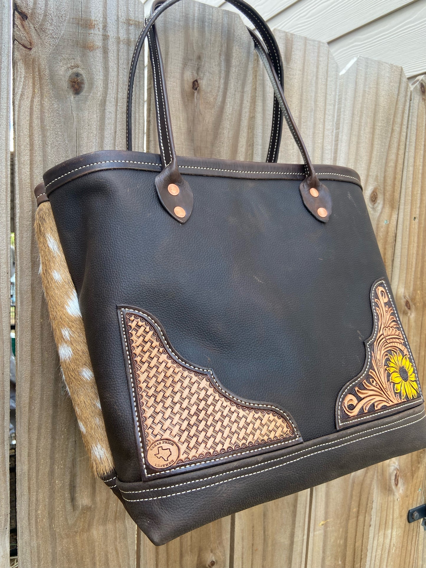 Custom Pebble Grain Axis Tote